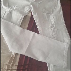 NWT ripped white skinny jeans stretchy